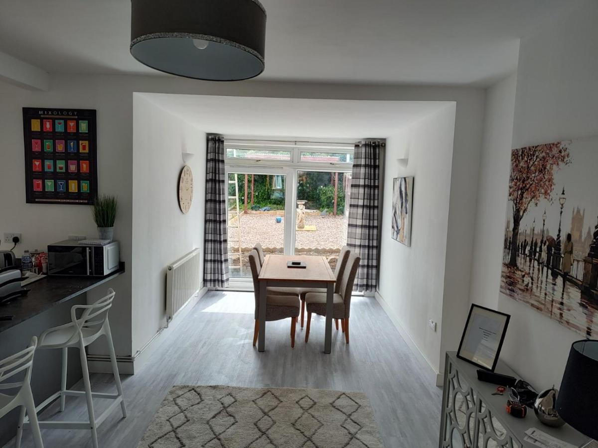 Wavertree Drive 3 Bed Contractor Home In Leicester Exterior foto